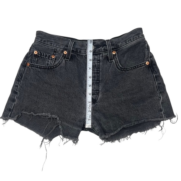 Levi’s 501 Shorts Demin Cutoff Distressed Frayed 90s Raw Hem Faded Black 27 - Picture 12 of 15